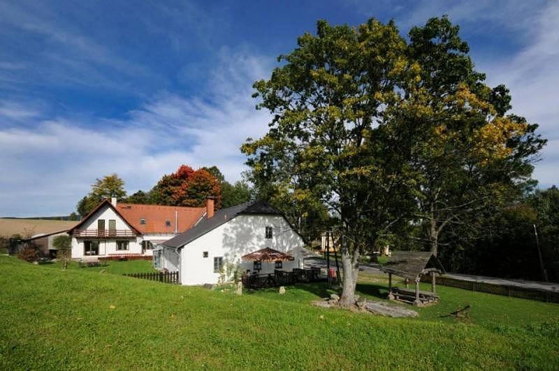 Tradicni Hostinec Aparthotel Sněžné Екстериор снимка